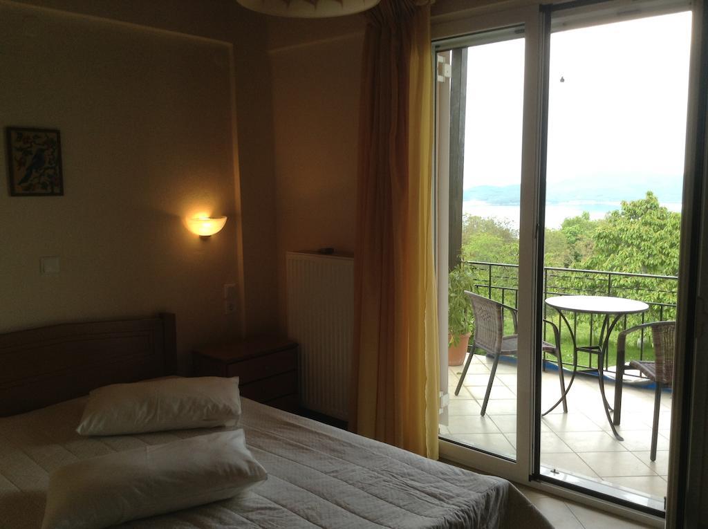 Guesthouse Lamprini Neochori  Rom bilde
